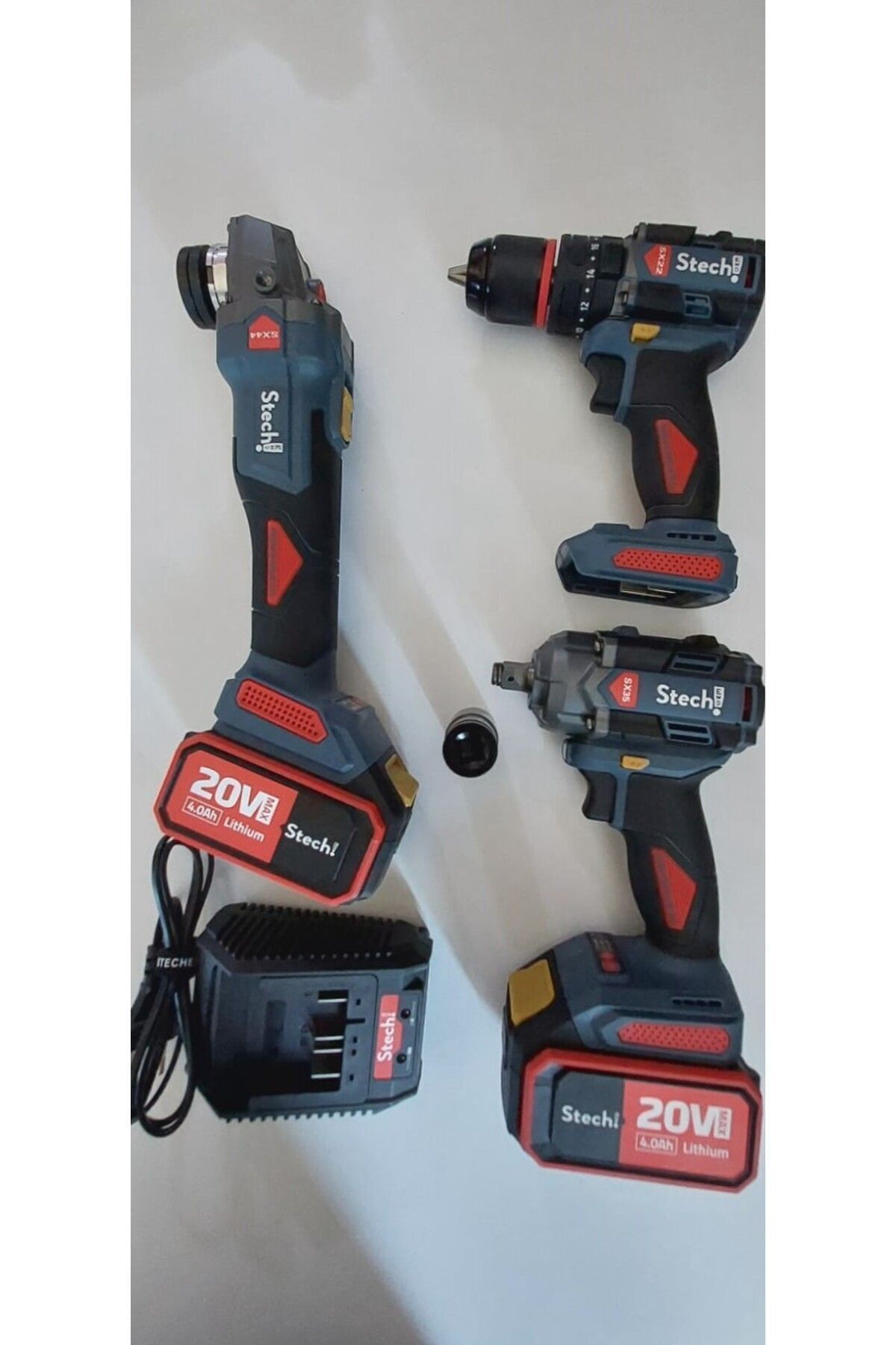 STECH AKÜLÜ 3 LÜ SET 2X4.0 AMPER 20 V